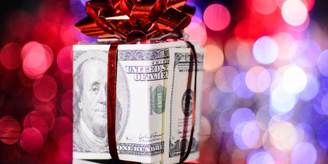 امریکی ڈالر اس سال کے آخری اہم اشارے کا منتظر ہے