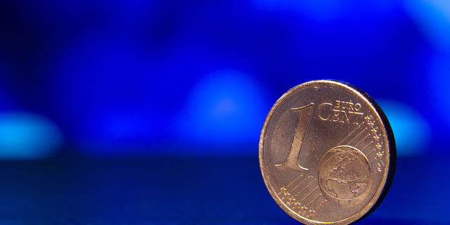 ECB ریٹ سٹیٹمنٹ کے بعد EUR پر ٹریڈ کیسے کیسے کریں؟