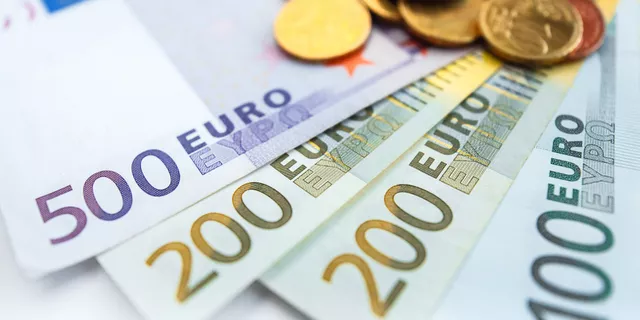 EUR/USD edges higher amid upbeat market mood